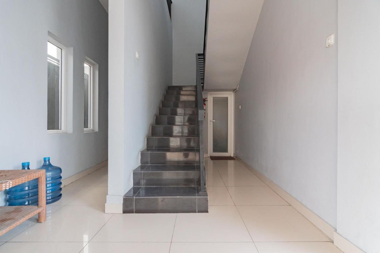 Reddoorz Plus Syariah @ Tuparev Cirebon 3 Exterior photo