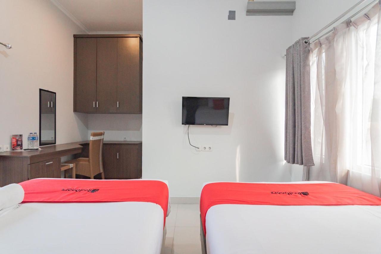 Reddoorz Plus Syariah @ Tuparev Cirebon 3 Exterior photo