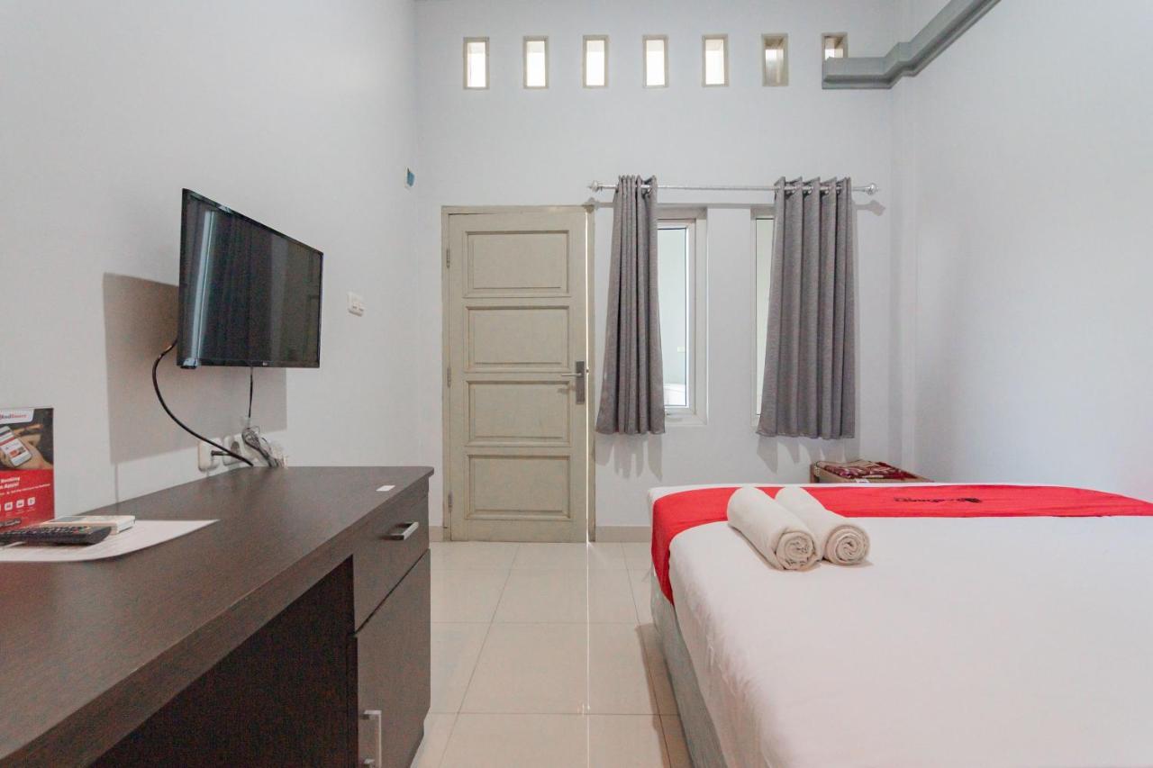 Reddoorz Plus Syariah @ Tuparev Cirebon 3 Exterior photo