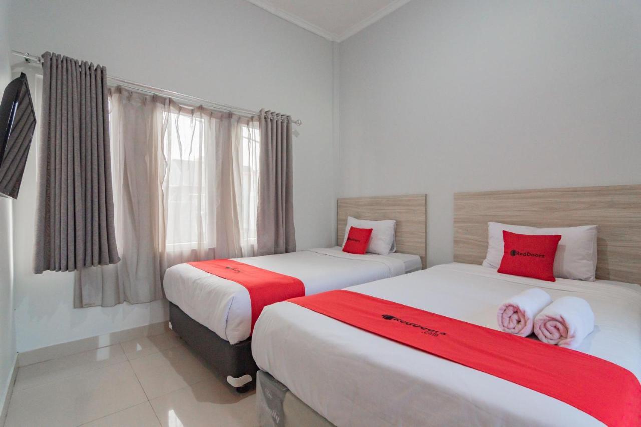 Reddoorz Plus Syariah @ Tuparev Cirebon 3 Exterior photo